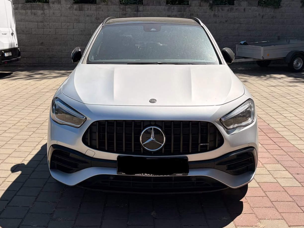 Mercedes Benz AMG GLA 45s