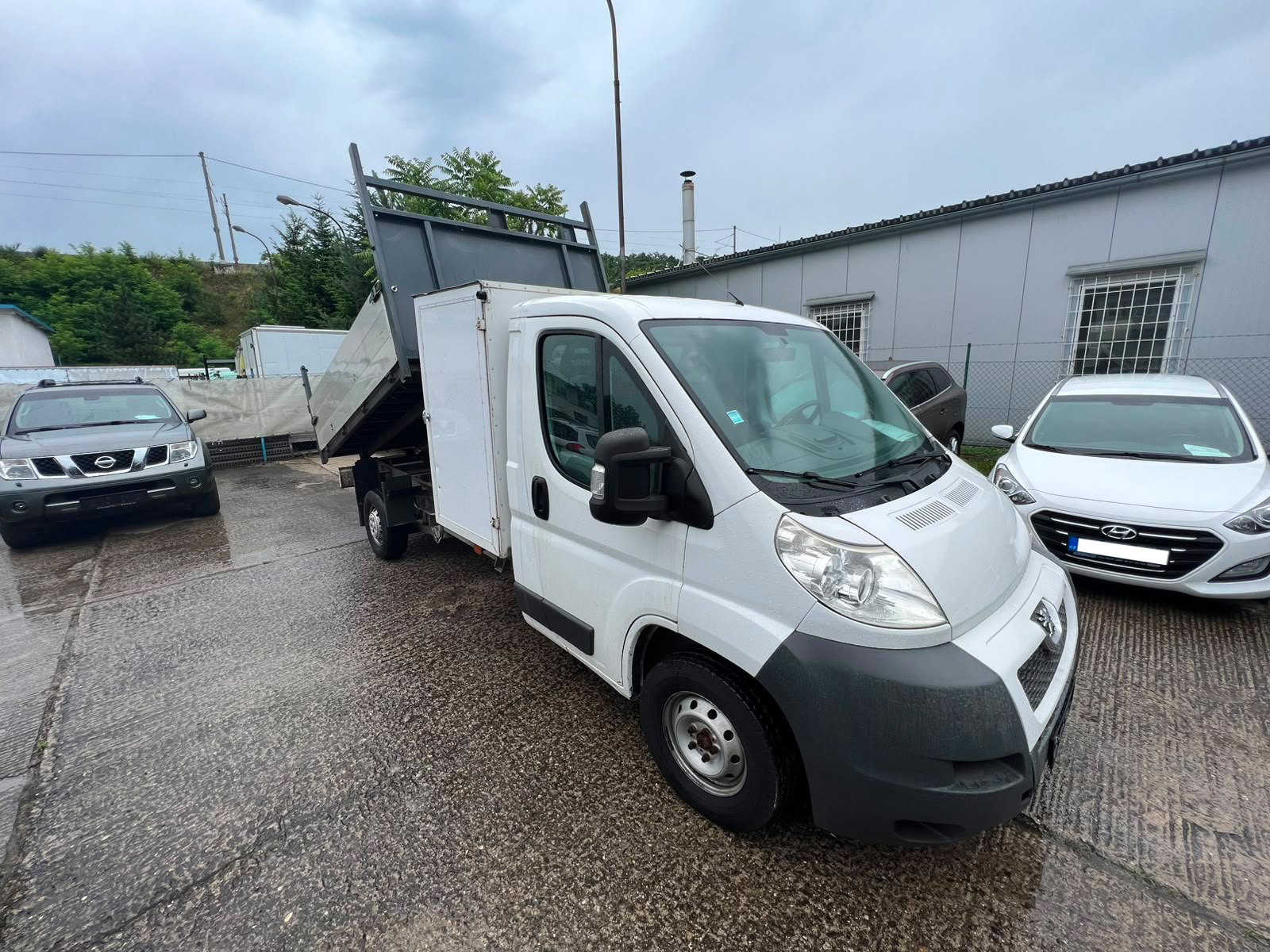 PEUGEOT BOXER SKLÁPĚČ S NÁŘAĎOVOU SKŘÍNÍ